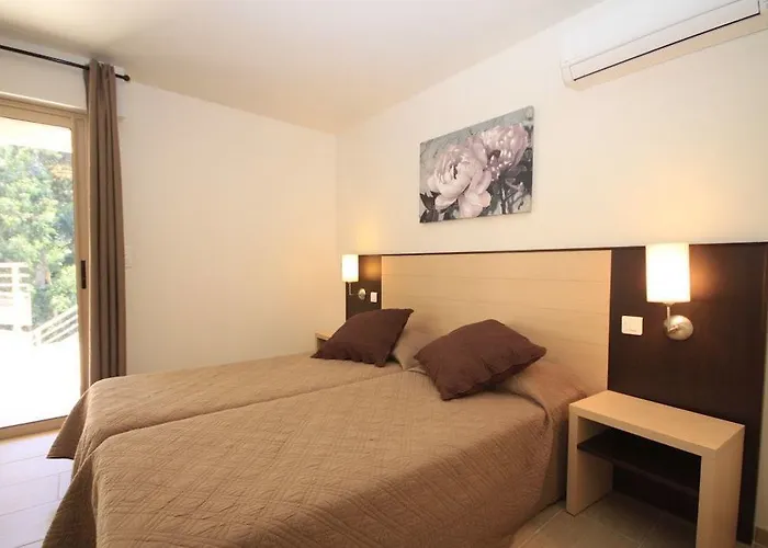 Et Costa Rossa Hotel 3*