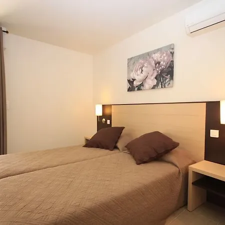 Et Costa Rossa Hotel 3*