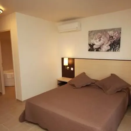 Et Costa Rossa Hotel 3*